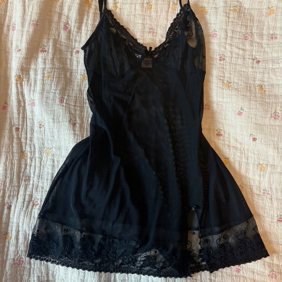 La Vie En Rose Dresses & Skirts - Y2K Elegant Black floral bow Lace Slip Dress